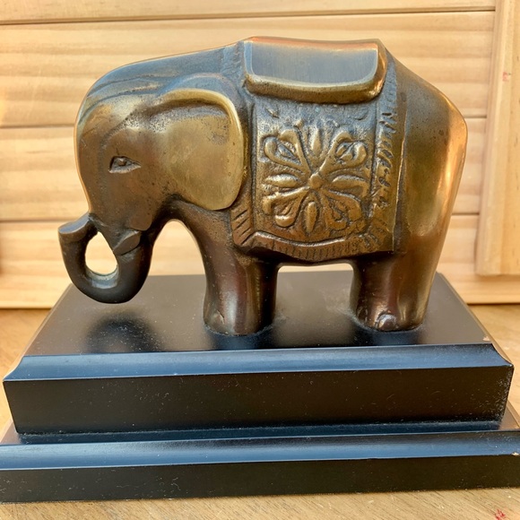 Vintage Embossed Flower Of Life Elephant Statue Book End Figurine - Picture 6 of 11